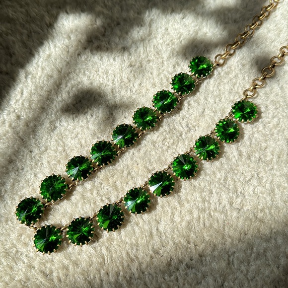 **SOLD** J.Crew green Venus flytrap necklace - Picture 5 of 7